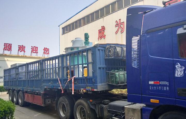 鋸末顆粒機已裝車，準備發(fā)往山東濟寧.jpg