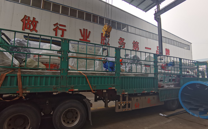 高考進(jìn)行時(shí)，金格瑞木屑顆粒機(jī)發(fā)貨時(shí).jpg