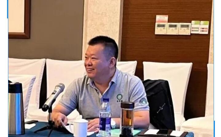 為激發(fā)員工工作積極性，激勵(lì)員工完成公司各項(xiàng)目標(biāo)，促進(jìn)公司與員工的雙贏發(fā)展，集團(tuán)總經(jīng)理孫寧波宣貫激勵(lì)政策。.jpg