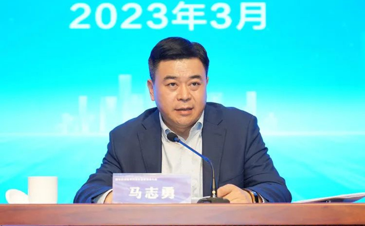馬志勇要求，新的征程，既要全力沖刺、又要守牢底線，必須確保各項(xiàng)工作落地見(jiàn)效。要強(qiáng)化黨建引領(lǐng)，加強(qiáng)基層黨組織陣地建設(shè).jpg