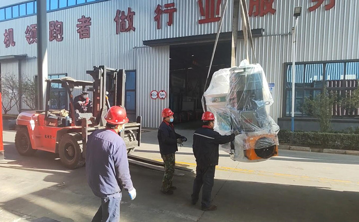 QQ截圖木屑顆粒機(jī)生產(chǎn)線發(fā)往英國(guó)倫敦，這是年產(chǎn)2萬(wàn)噸的顆粒機(jī)生產(chǎn)線設(shè)備.jpg